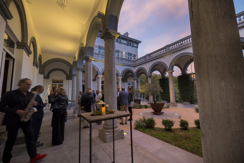 Drogenbos Corporate Patio Sunset saxosophone Event